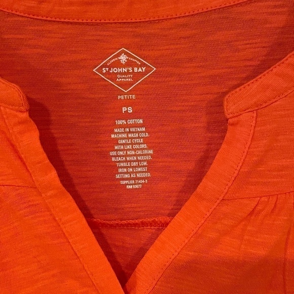 Women’s size PS color intense coral NWT V-neck casual shirt - Picture 2 of 6